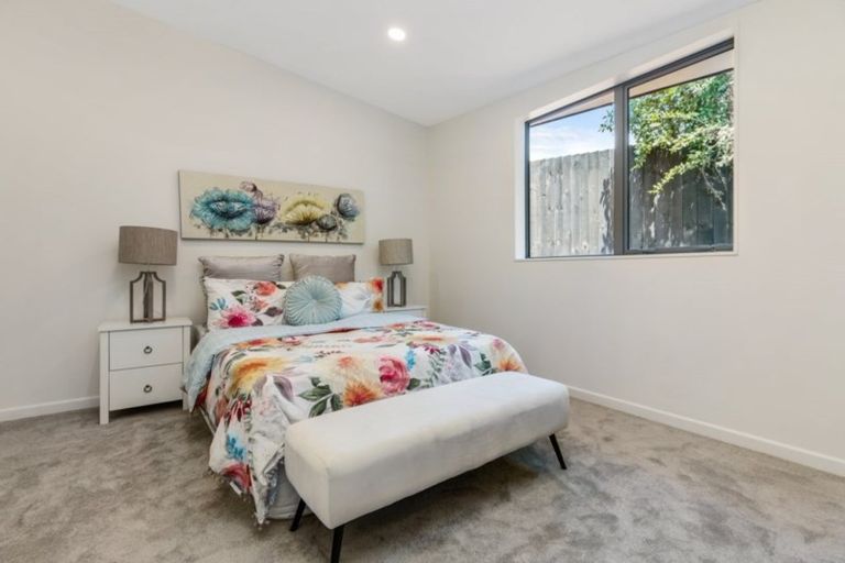 Photo of property in 24a Styca Place, Sunnyvale, Auckland, 0612