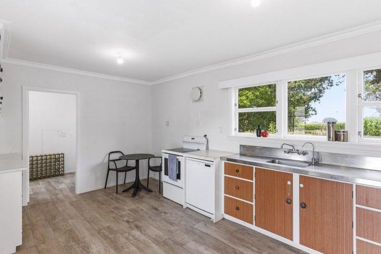 Photo of property in 225 Kuku Beach Road, Kuku, Manakau, 5570
