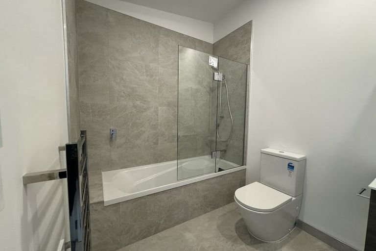 Photo of property in 2/323 Riverside Drive, Waterloo, Lower Hutt, 5011