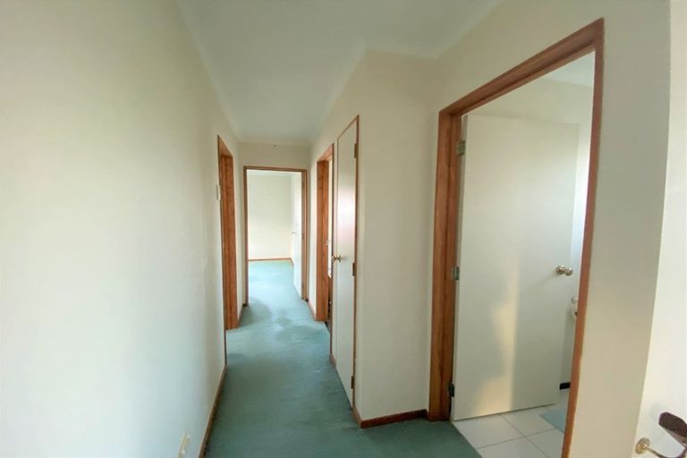 Photo of property in 17 Arirang Rise, Pinehill, Auckland, 0632