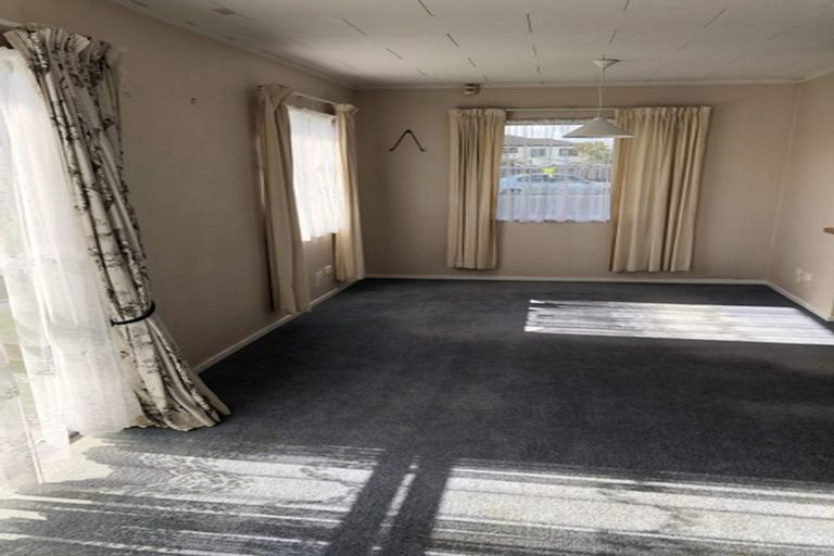 Photo of property in 2/15 Kent Road, Manurewa, Auckland, 2102