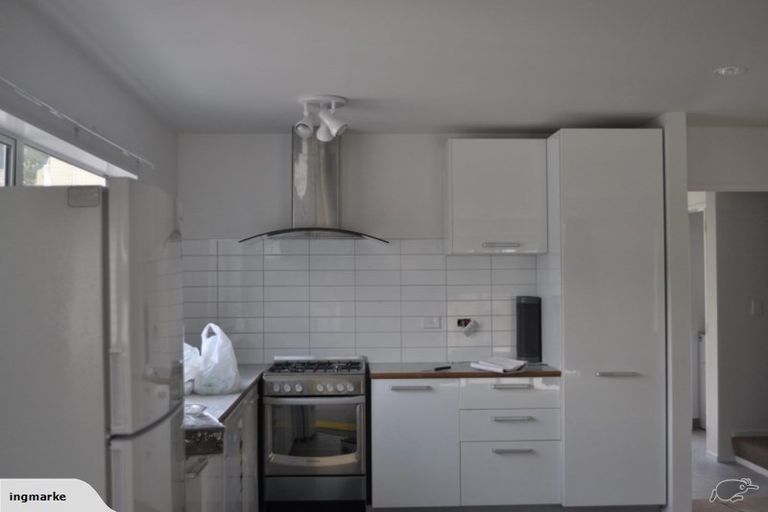 Photo of property in 12 Kopiko Way, Brooklyn, Wellington, 6021