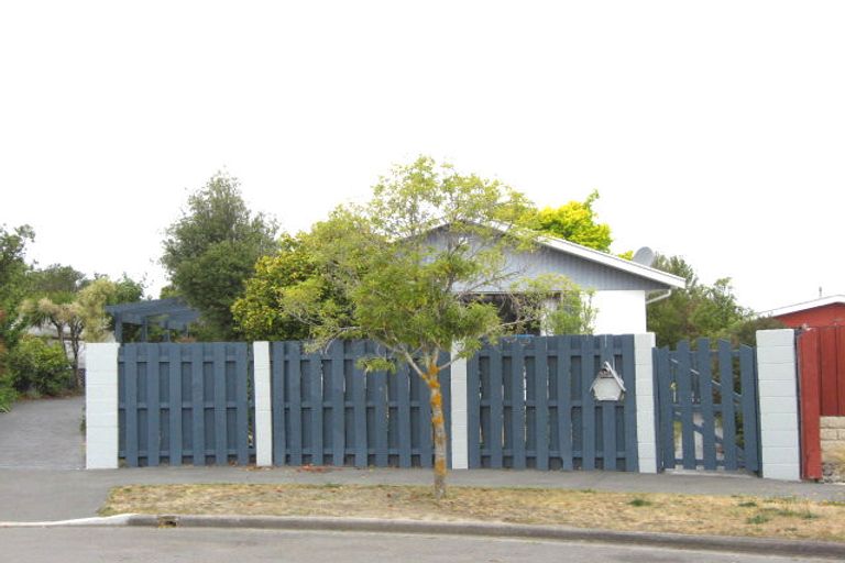 Photo of property in 18 Glen Place, Parklands, Christchurch, 8083