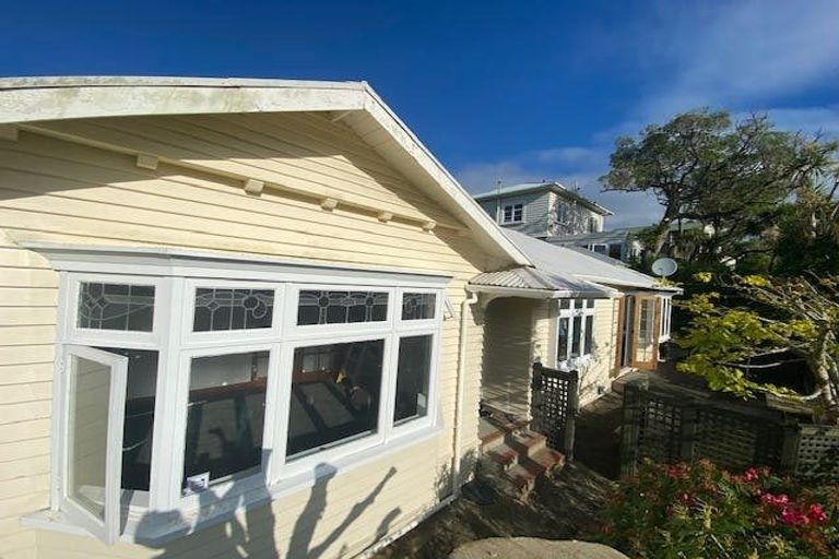 Photo of property in 21a Putnam Street, Northland, Wellington, 6012