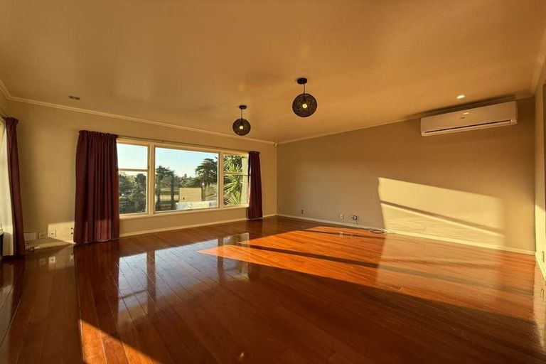 Photo of property in 4 Tomo Street, New Lynn, Auckland, 0600
