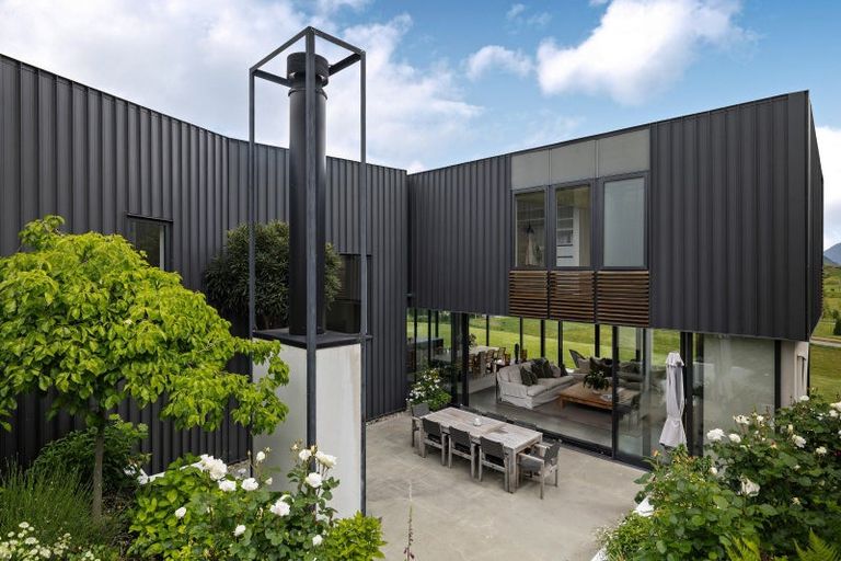 Photo of property in 20 Advance Terrace, Arrowtown, 9302