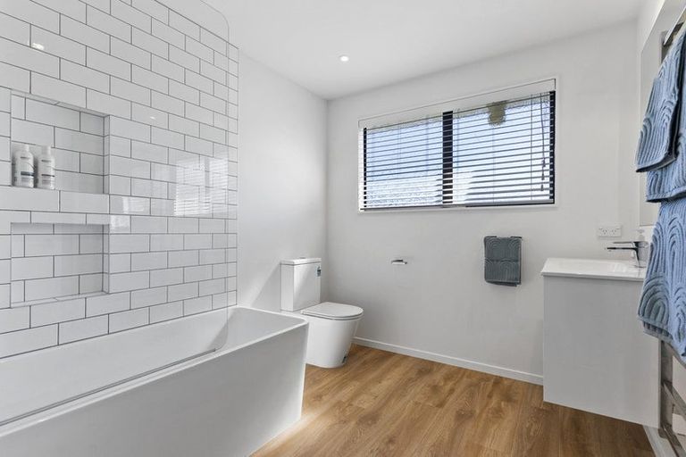 Photo of property in 15 Abilene Crescent, Churton Park, Wellington, 6037