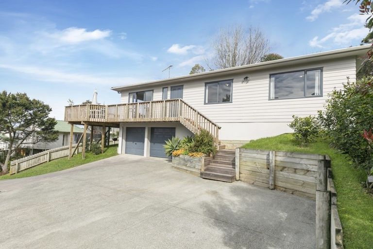 Photo of property in 2/13 Noeleen Street, Glenfield, Auckland, 0629