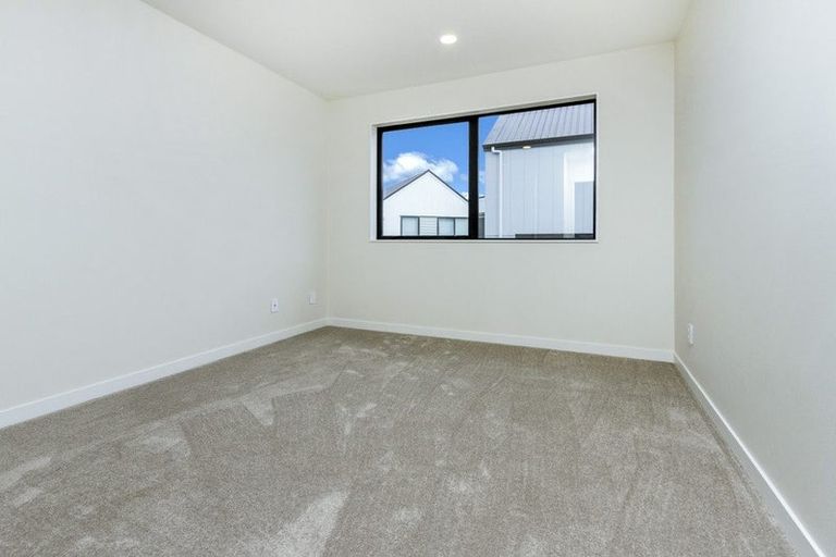 Photo of property in 51 Sunnyheights Road, Orewa, 0931