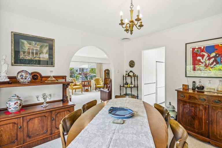 Photo of property in 2 Rewarewa Crescent, Waikanae, 5036