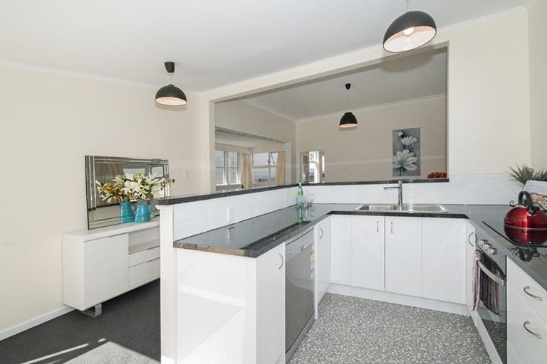 Photo of property in 11 Beach Street, Petone, Lower Hutt, 5012