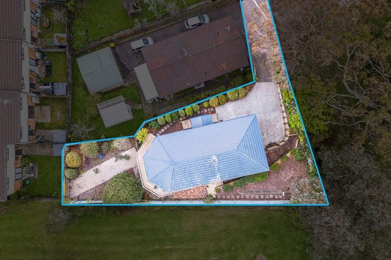 Photo of property in 1b Triangle Road, Massey, Auckland, 0614