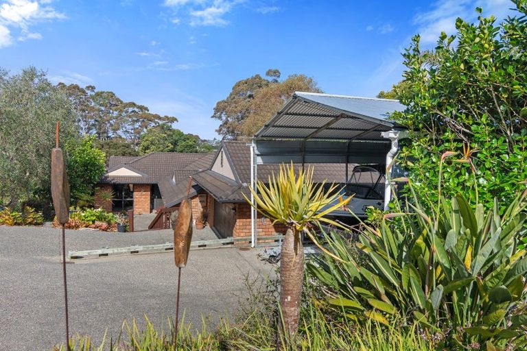Photo of property in 59a Lonely Road, Fairview Heights, Auckland, 0632