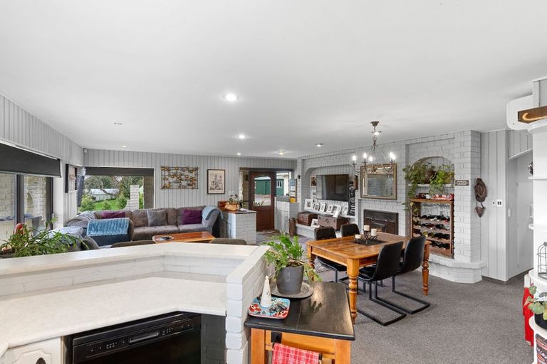 Photo of property in 24 Koputaroa Road, Levin, 5575
