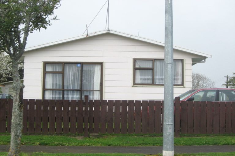 Photo of property in 12 Te Whena Place, Waitara, 4320