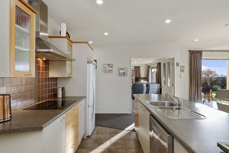 Photo of property in 16 Highwood Lane, Burnside, Christchurch, 8053