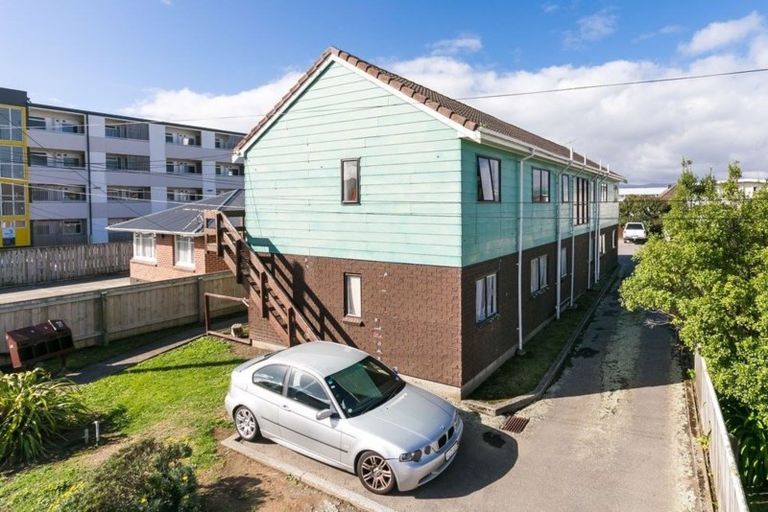 Photo of property in 2/615 Evans Bay Parade, Kilbirnie, Wellington, 6022