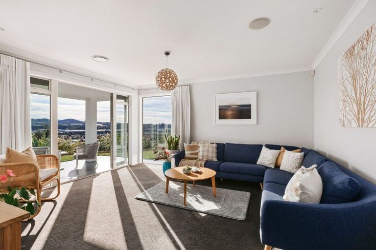 Photo of property in 40 Broadwater Close, Pyes Pa, Tauranga, 3112