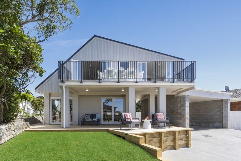 Photo of property in 16 Paisley Street, Mellons Bay, Auckland, 2014