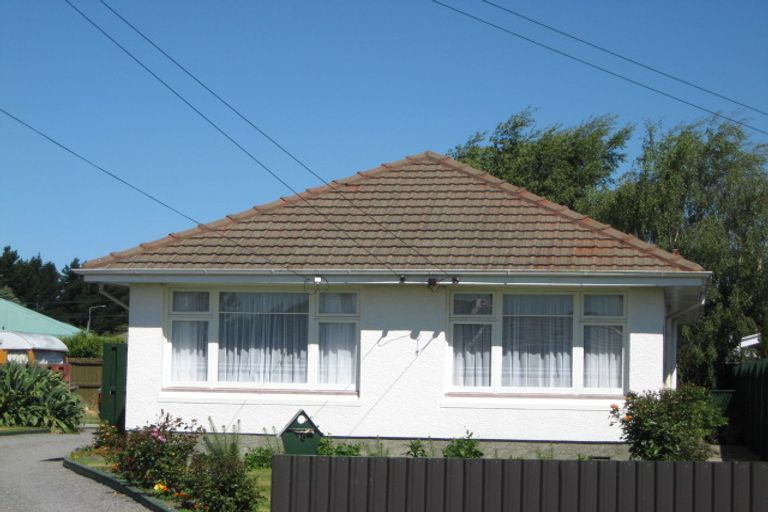 Photo of property in 16 Quebec Place, Wainoni, Christchurch, 8061