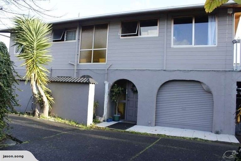 Photo of property in 3/45 College Road, Northcote, Auckland, 0627