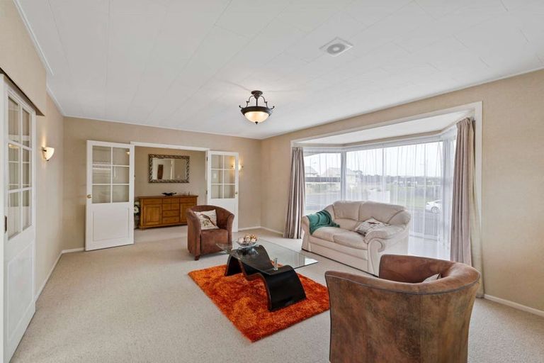 Photo of property in 5 Racecourse Road, Waiuku, 2123