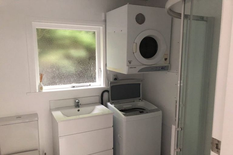 Photo of property in 4/8 Kaitawa Road, York Bay, Lower Hutt, 5013