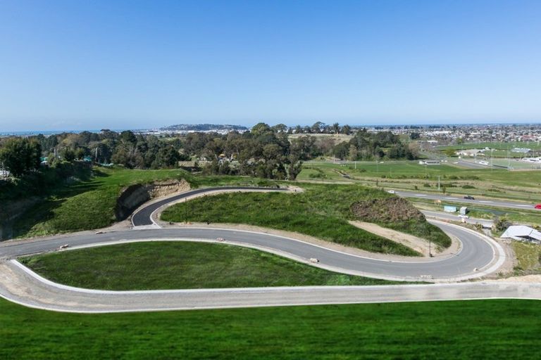 Photo of property in 90 Oak Road, Poraiti, Napier, 4112