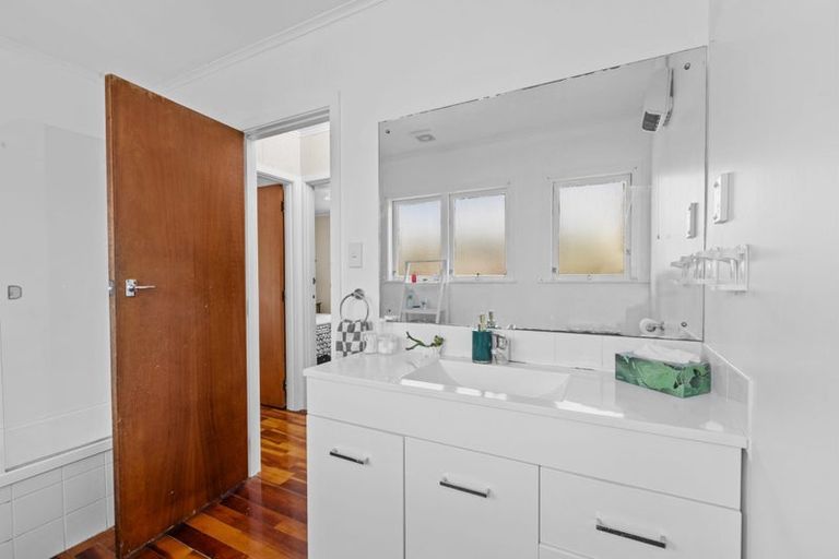 Photo of property in 5 Hatton Road, Orewa, 0931