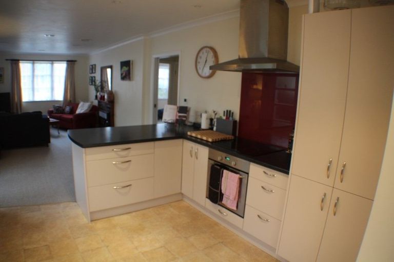 Photo of property in 26 Hewer Crescent, Naenae, Lower Hutt, 5011