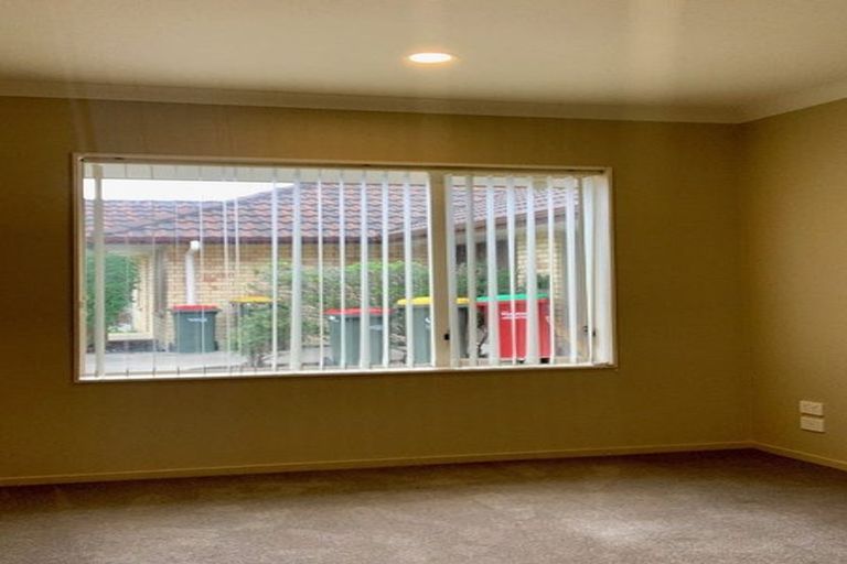 Photo of property in 12 Innisowen Place, Flat Bush, Auckland, 2019