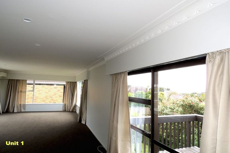 Photo of property in 9 Seaview Road, Castor Bay, Auckland, 0620