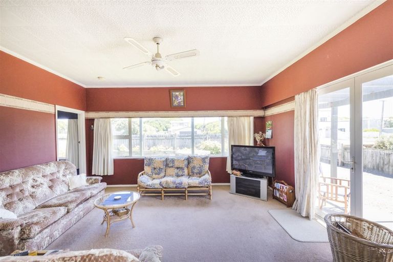Photo of property in 11 Hunia Terrace, Himatangi Beach, Foxton, 4891