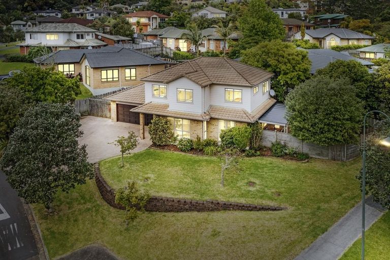 Photo of property in 1 Landvale Court, Browns Bay, Auckland, 0630
