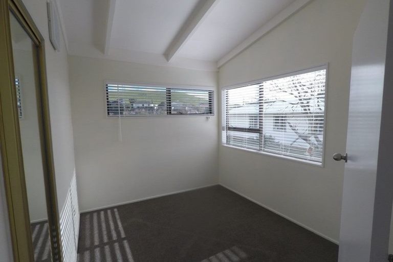 Photo of property in 10 Stuart Place, Blagdon, New Plymouth, 4310