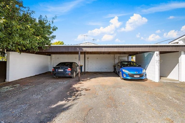 Photo of property in 4/109a Te Atatu Road, Te Atatu South, Auckland, 0610