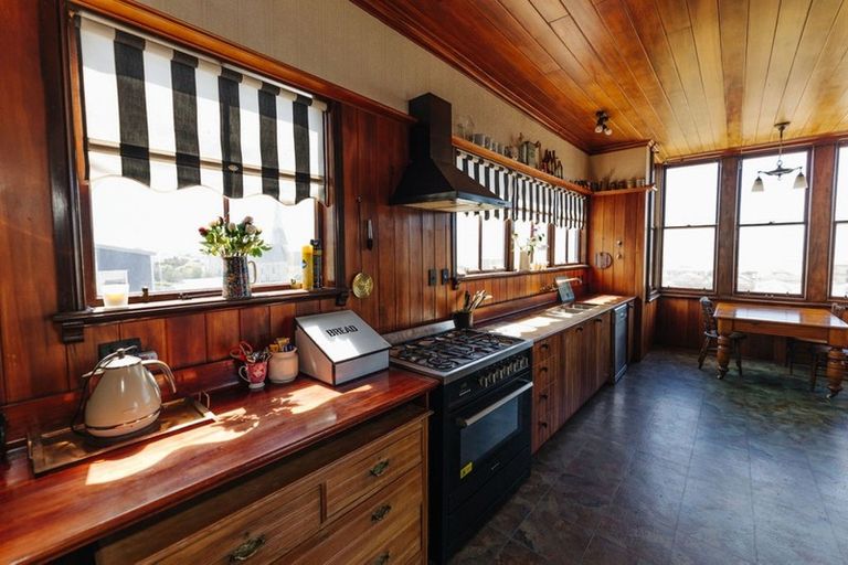 Photo of property in 19 Wharfe Street, South Hill, Oamaru, 9400