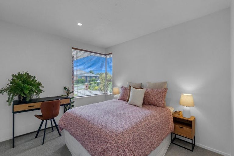 Photo of property in 16 Thistledown Place, Woolston, Christchurch, 8062