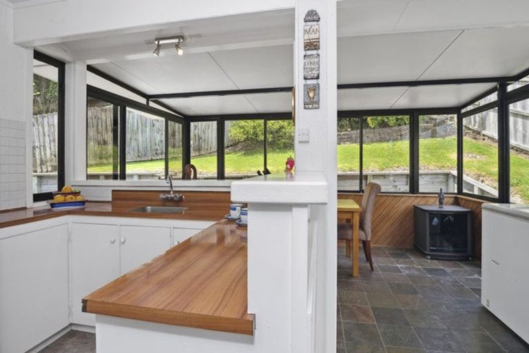 Photo of property in 1/17 Dianthus Place, Browns Bay, Auckland, 0630