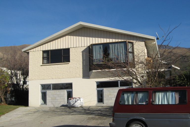 Photo of property in 33 Sargood Drive, Wanaka, 9305