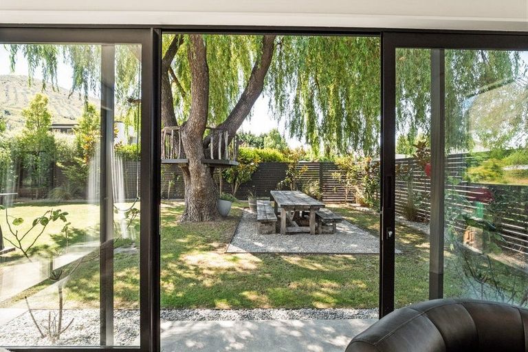 Photo of property in 1 Larkins Way, Arthurs Point, Queenstown, 9371