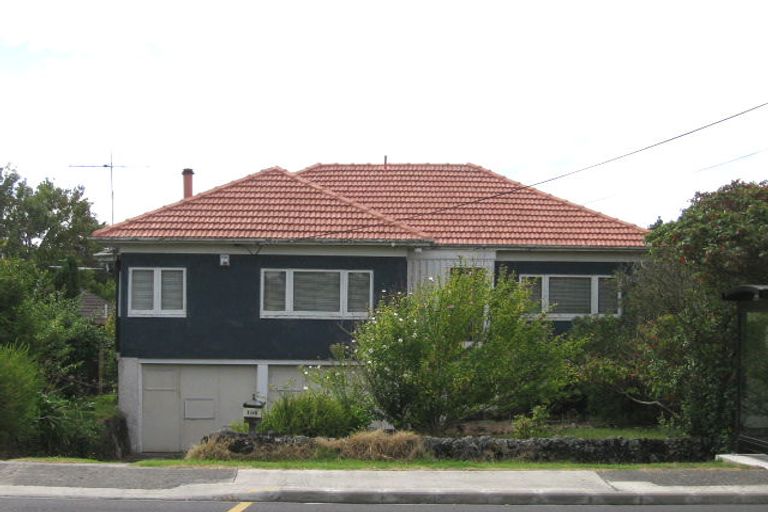 Photo of property in 186 Beach Haven Road, Beach Haven, Auckland, 0626