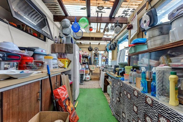 Photo of property in 31 Redwood Drive, Massey, Auckland, 0614