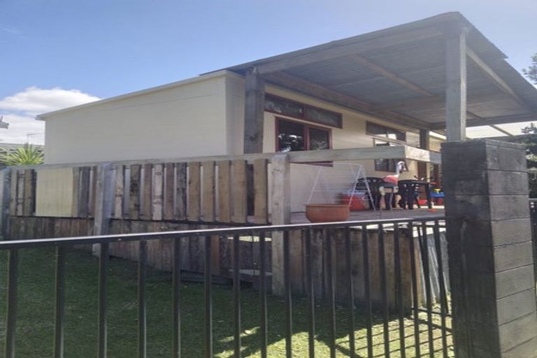 Photo of property in 6 Coey Place, Glen Eden, Auckland, 0602