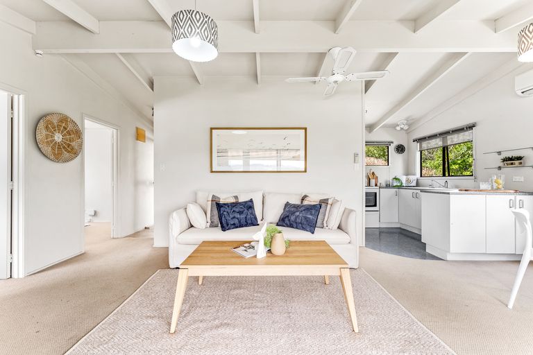 Photo of property in 5a Rangimaarie Crescent, Snells Beach, 0920