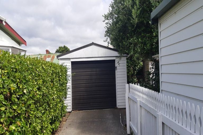 Photo of property in 390-392 Jackson Street, Petone, Lower Hutt, 5012