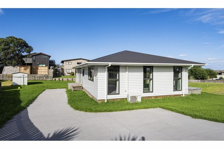 Photo of property in 27 Sunset Drive, Baylys Beach, Dargaville, 0377