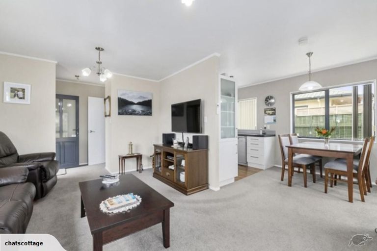 Photo of property in 71 Rhodes Drive, Kelvin Grove, Palmerston North, 4414