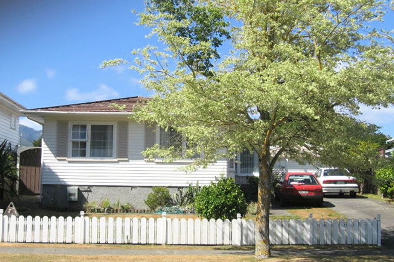 Photo of property in 6 Montana Road, Totara Park, Upper Hutt, 5018