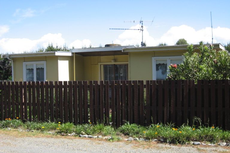 Photo of property in 14 Chamberlain Avenue, Amberley, 7481